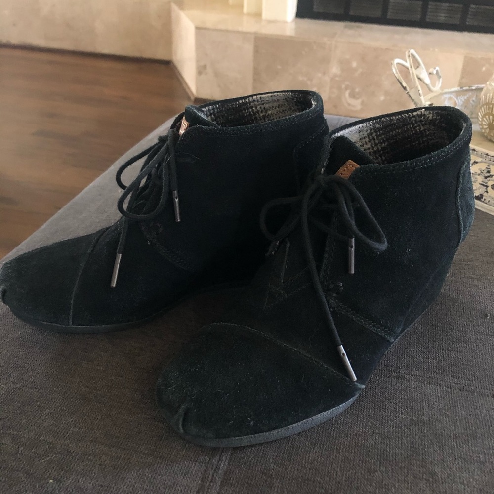 TOMS wedges